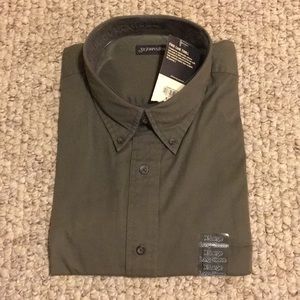 Men’s long sleeve button down shirt